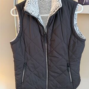Free Country Black Quilted Vest with Sherpa Fleece Lining reversible
